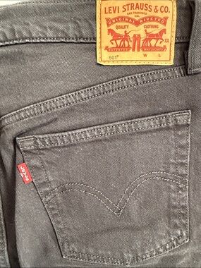 Levi's Women’s 501 Straight Jeans. Black W29 L32.